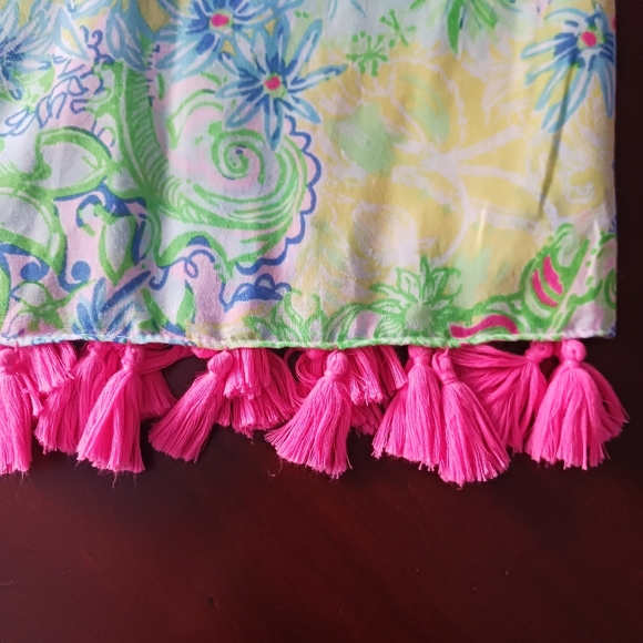 Lilly Pulitzer Resort Scarf Cheek to Cheek Multi patchwork pattern NWOT - Picture 5 of 5